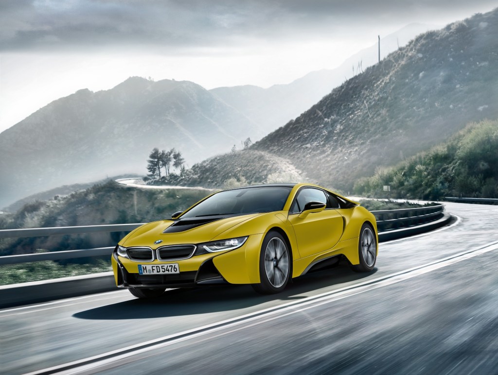 BMW i8 Froze Yellow