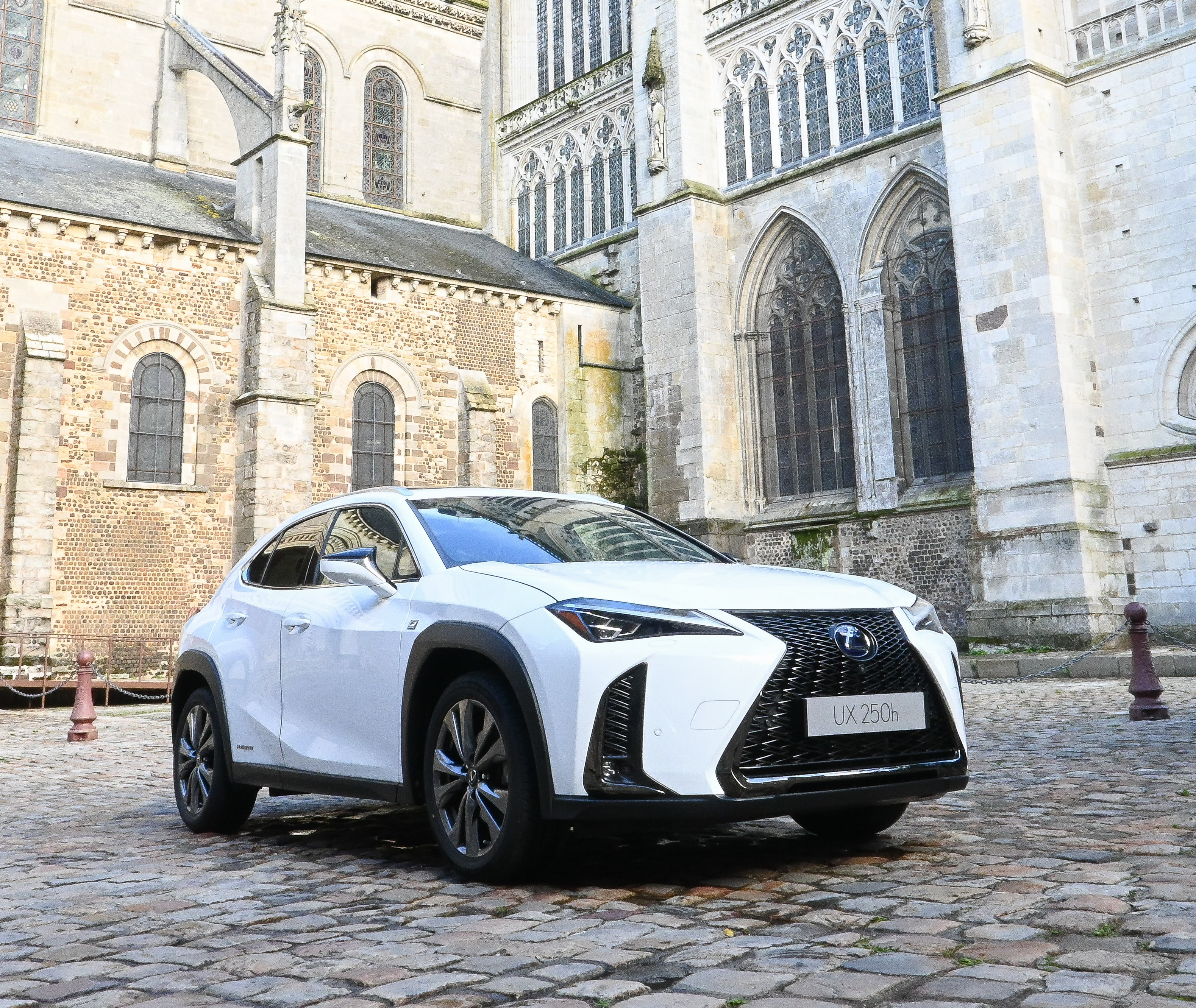 Lexus UX 250h