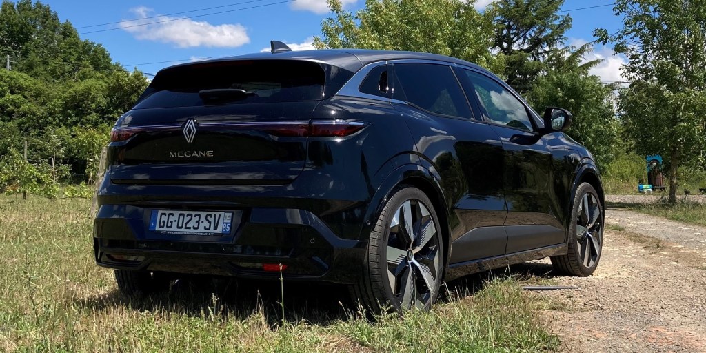 3 quart arrière Mégane E-Tech essai