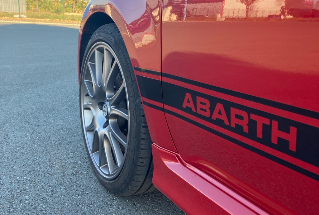 aile avant Abarth 595 Competizione