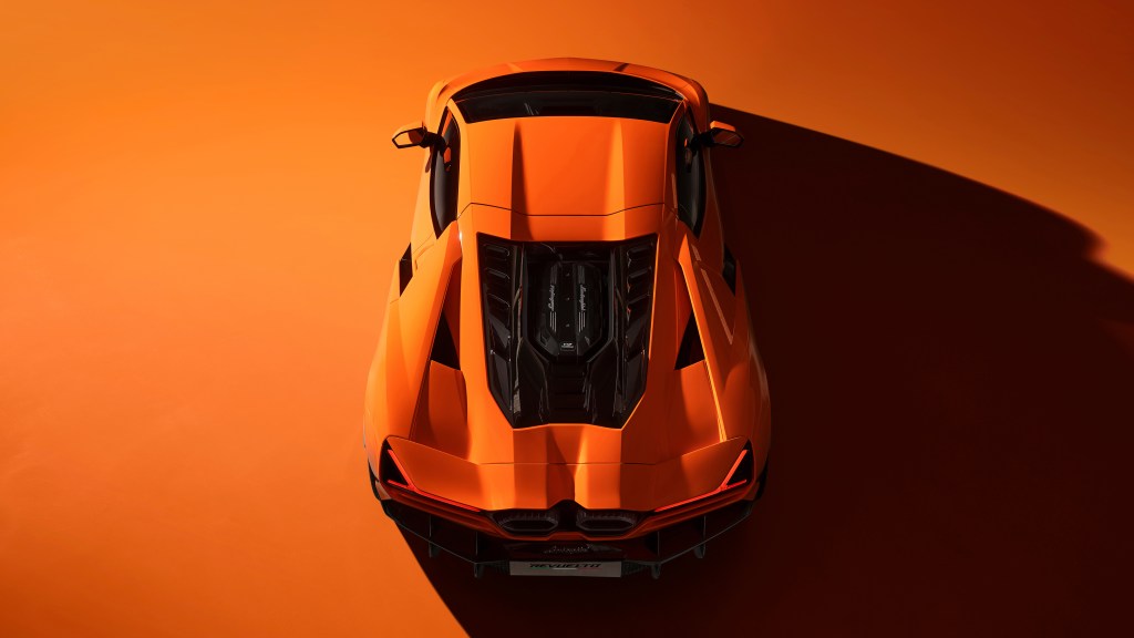 Lamborghini-Revuelto-vue-de-haut
