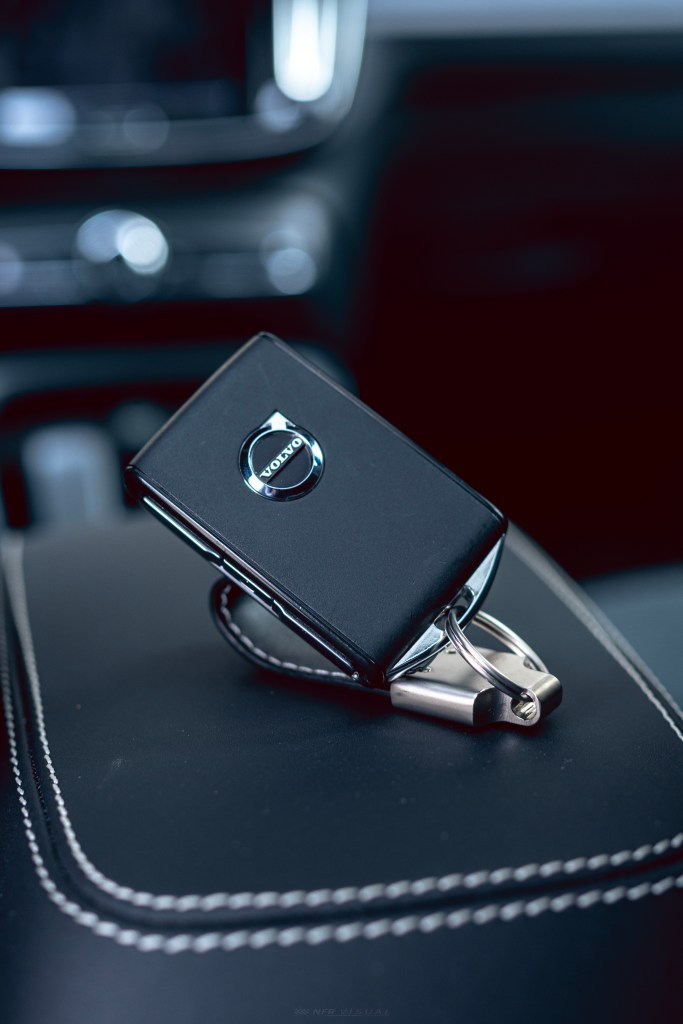 Volvo-C40-Recharge-détail-clef