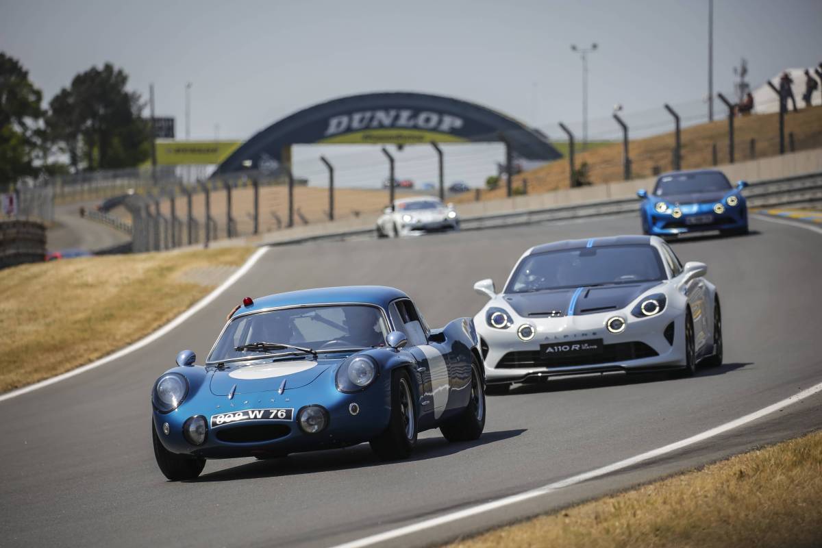 Photos : Alpine media