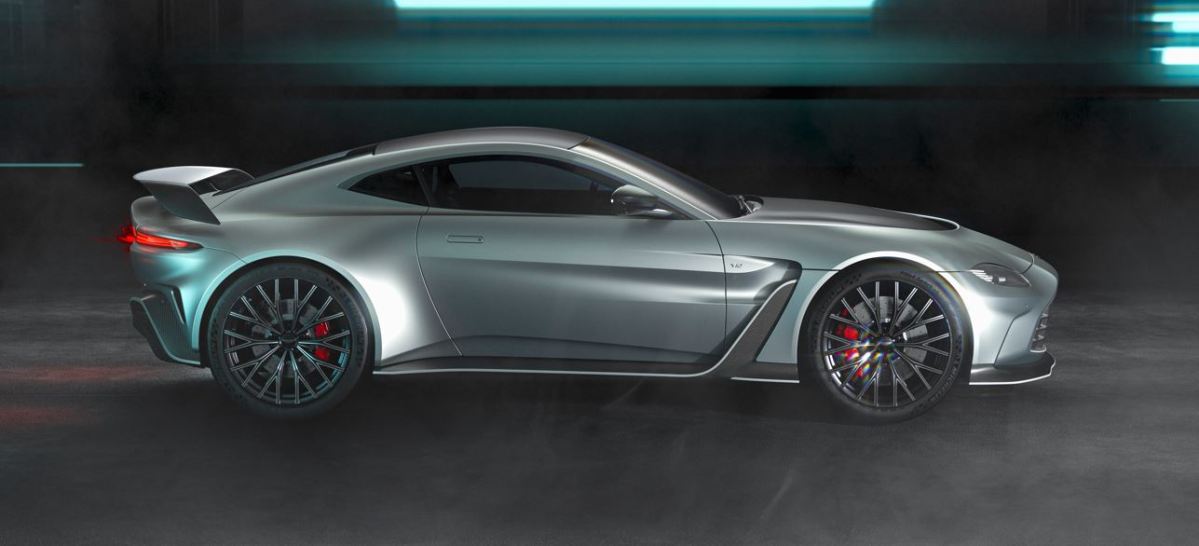 Photos : Aston Martin Media