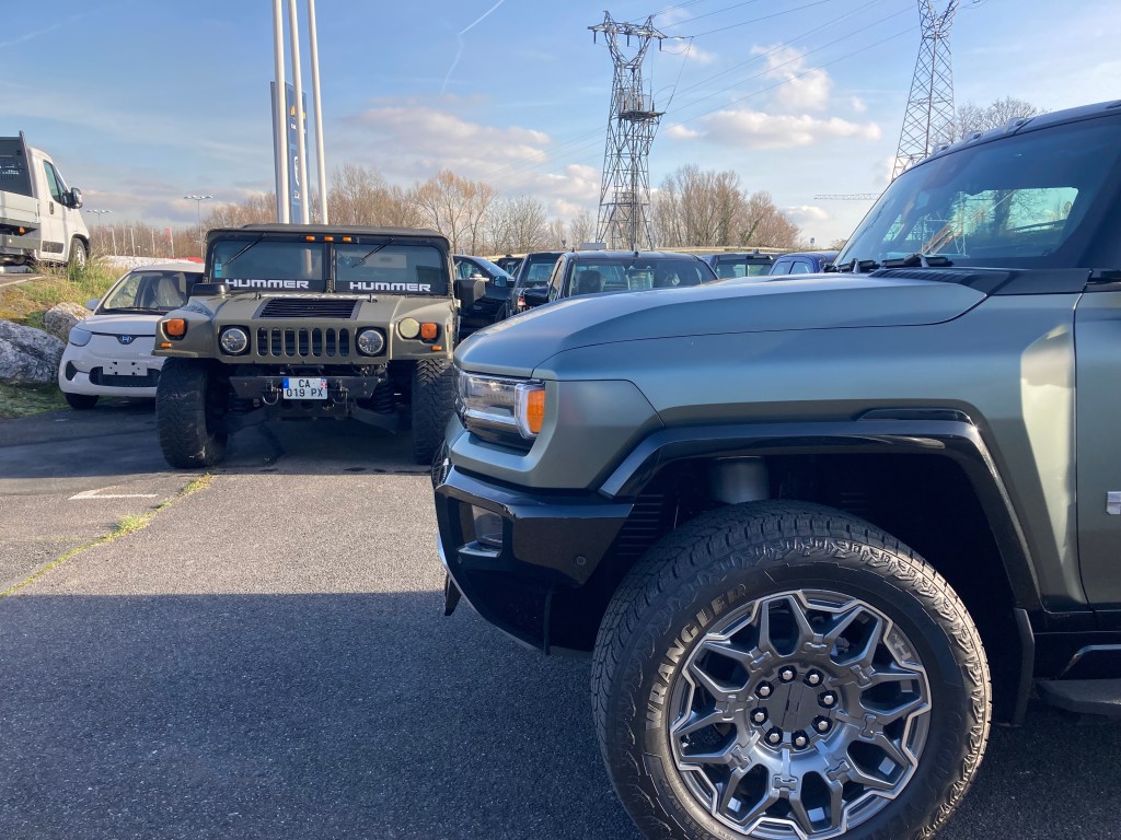 HUMMER EV - HUMMER H1