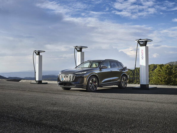 Audi SQ6 e-tron en charge