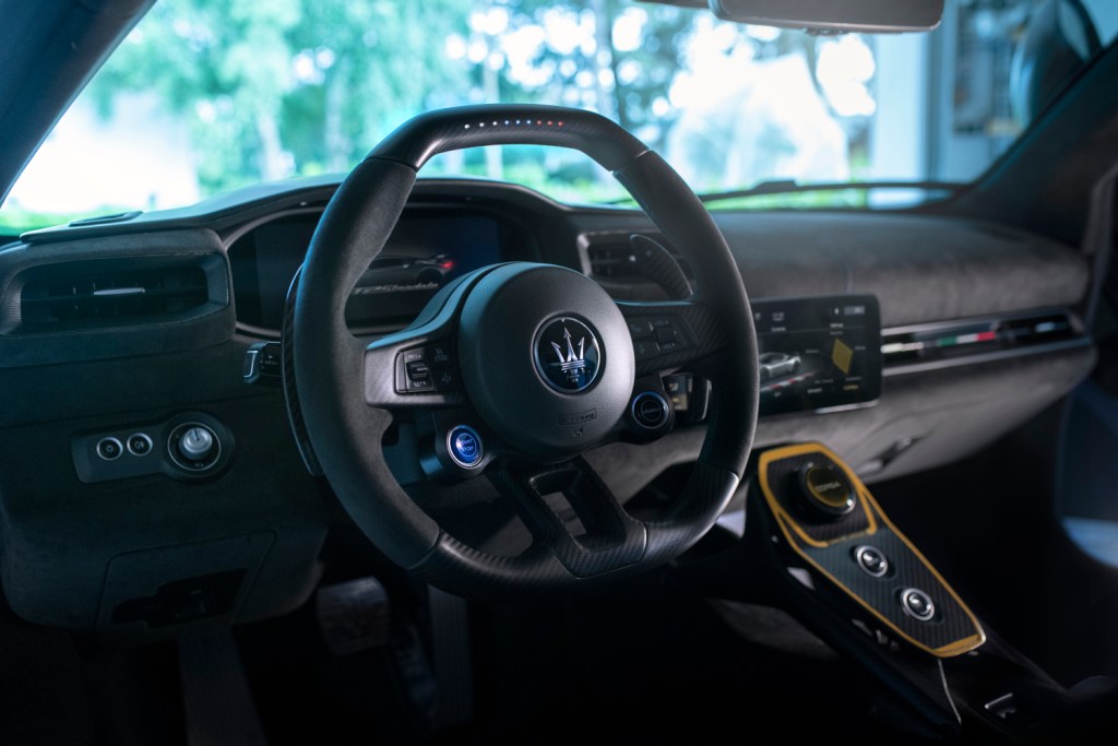 Maserati MC20 GT2 Stradale intérieur