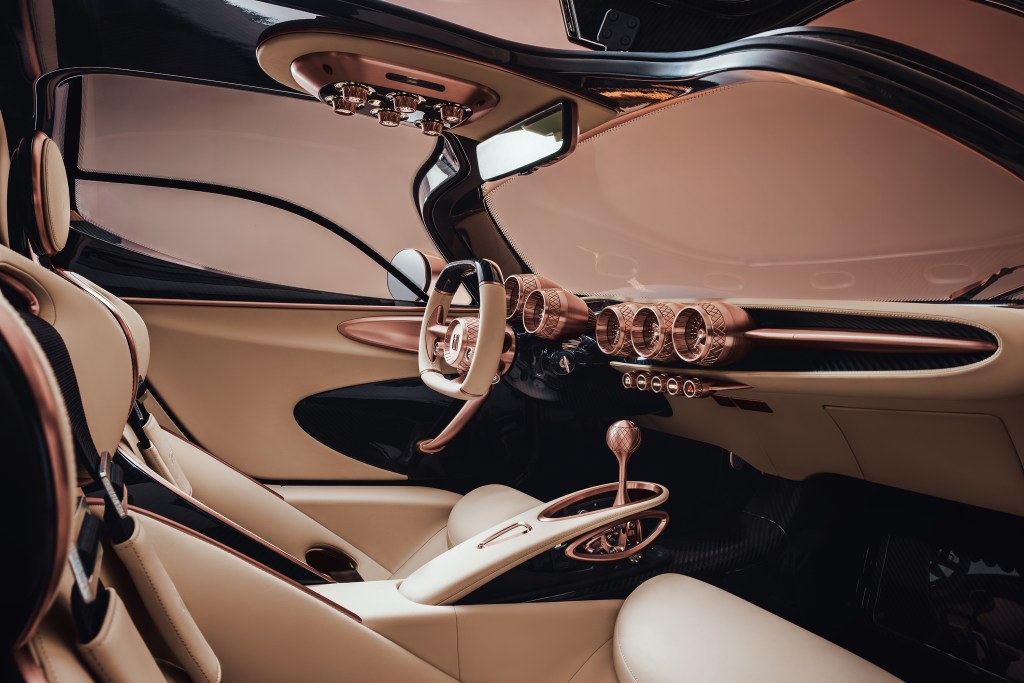 DeTomaso P72 Intérieur