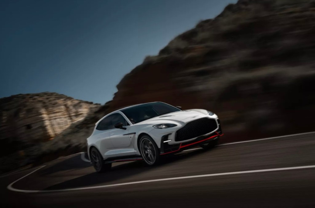 Aston Martin DBX S