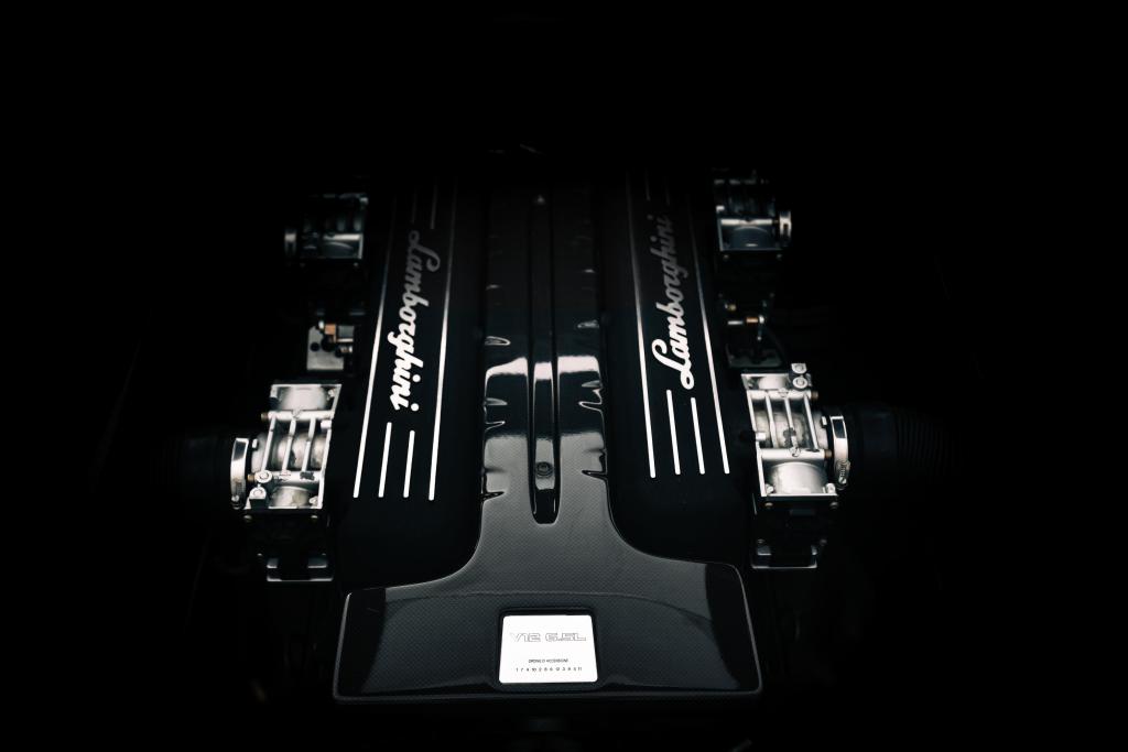 Lamborghini V12