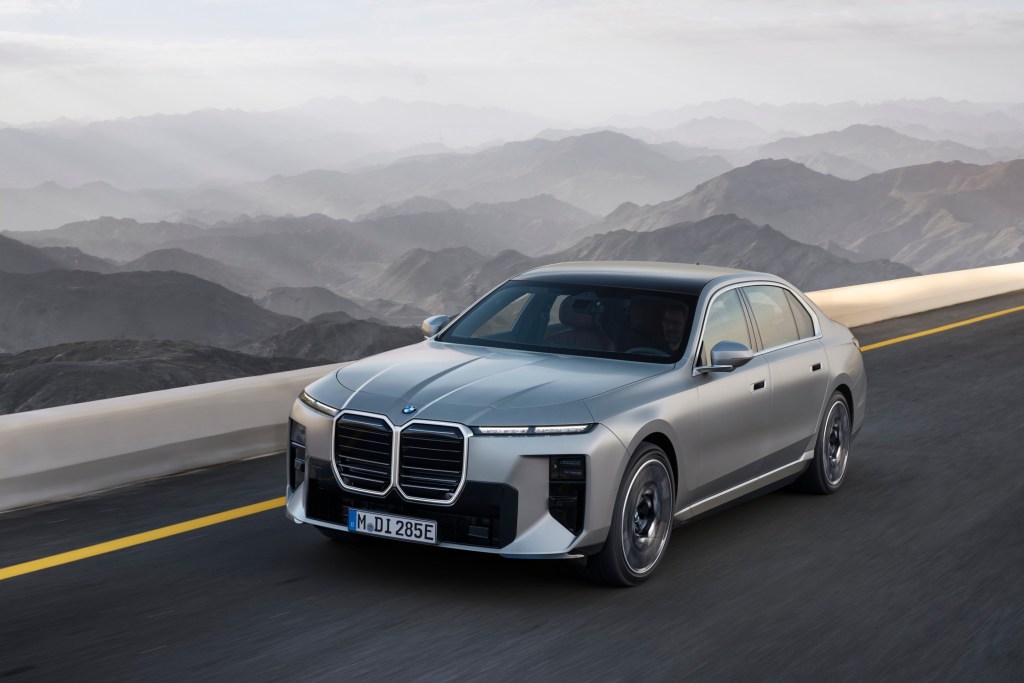 BMW i7 G70 LCi