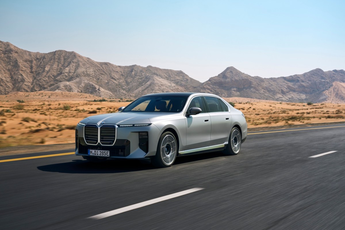 BMW i7 G70 LCi