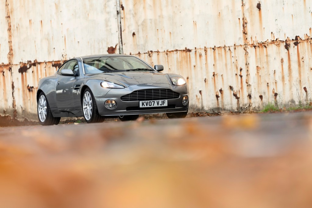 Aston Martin V12 Vanquish S