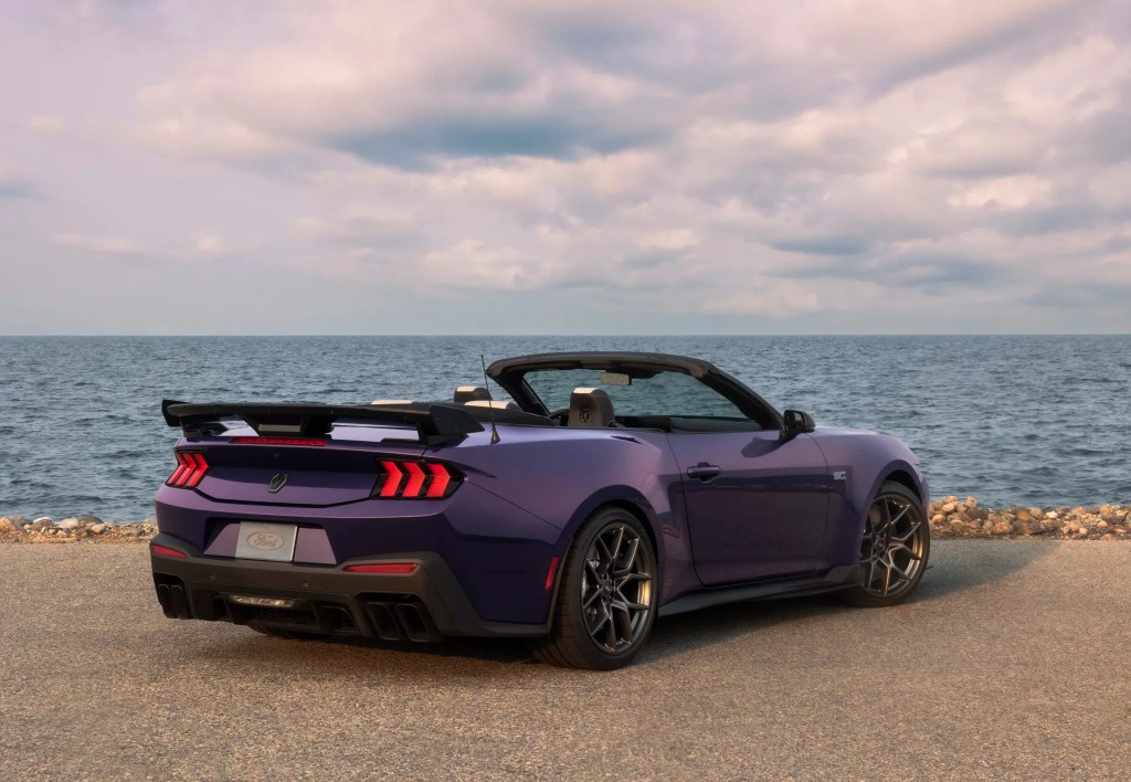Ford Mustang Dark Horse Convertible