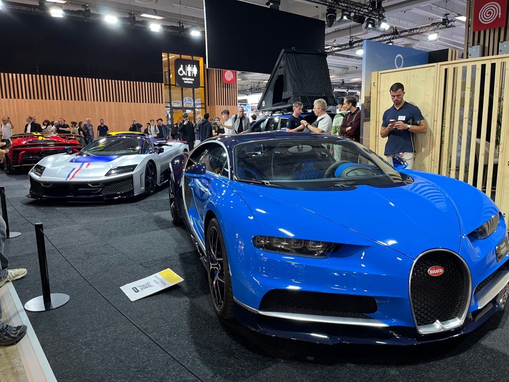 Mondial de l’Auto Paris 2026 - UnLimited Bugatti Chiron Sport & Ferrari F80